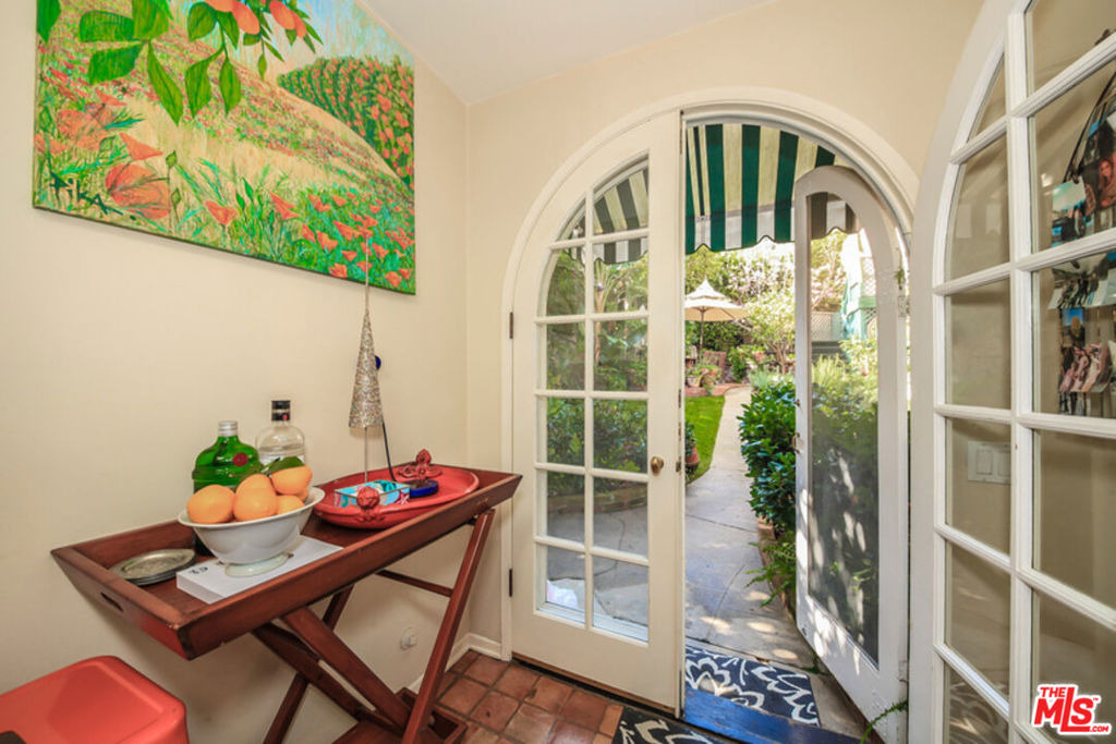 1367 N Beverly Drive - Photo 19