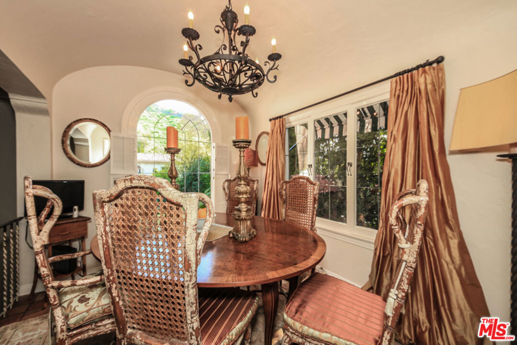 1367 N Beverly Drive - Photo 16