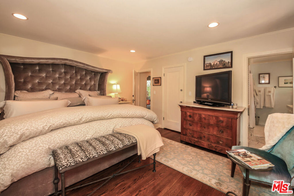 1367 N Beverly Drive - Photo 21