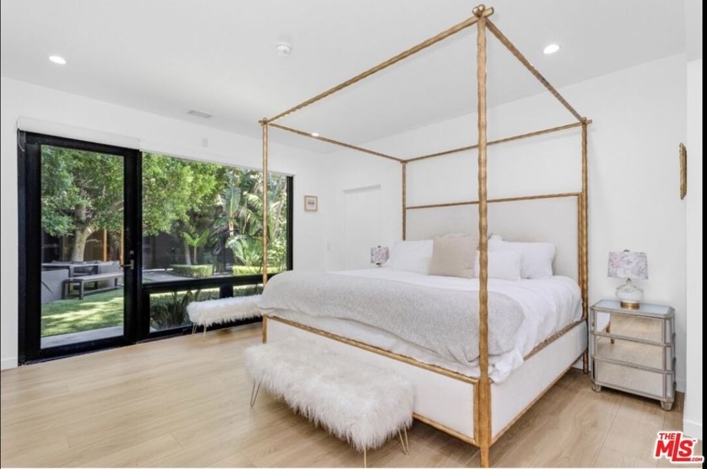 8516 Franklin Avenue - Photo 2