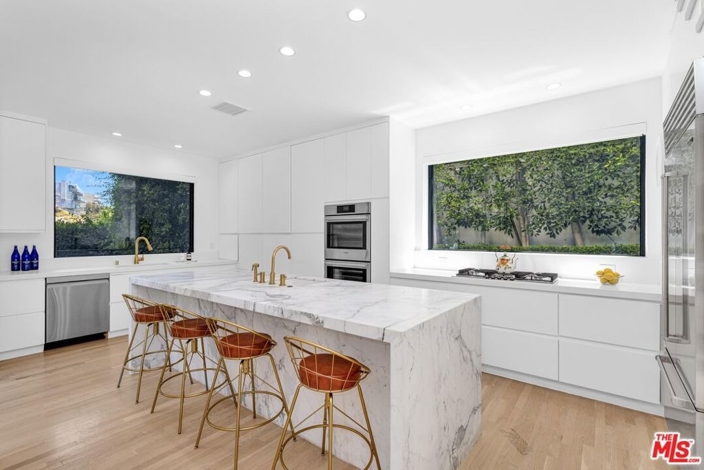8516 Franklin Avenue - Photo 5
