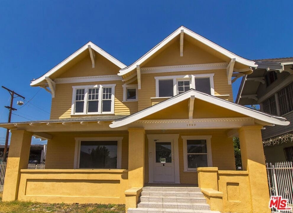1737 5th Avenue - Photo 0