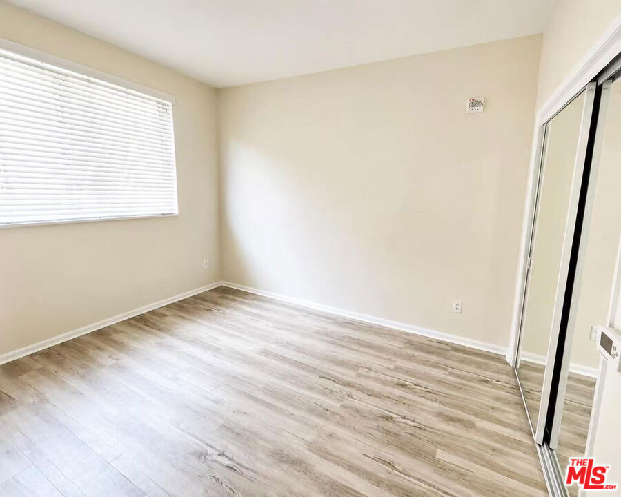 13941 Sherman Way - Photo 12