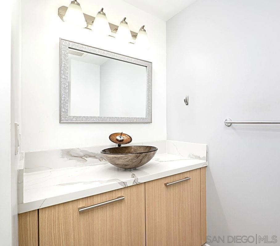 825 W Beech St - Photo 11