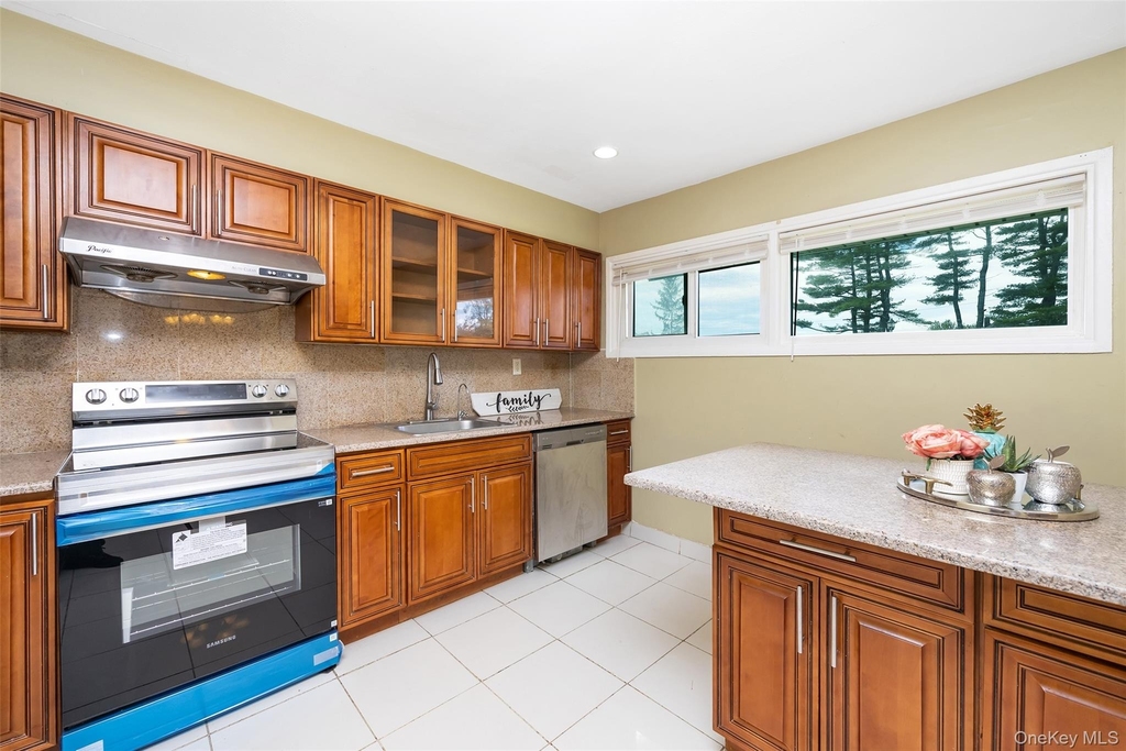 201 Sprucewood Drive - Photo 11