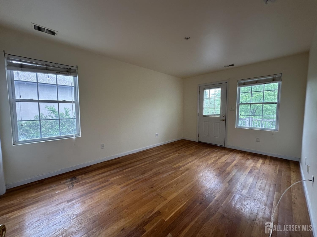 111 Harris Avenue - Photo 6