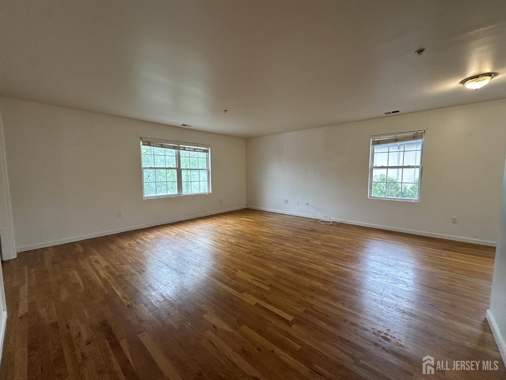 111 Harris Avenue - Photo 9