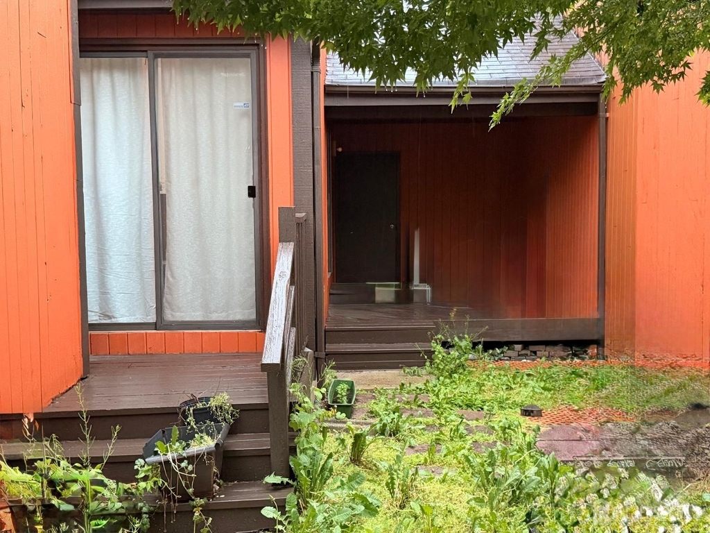 100 E Riverbend Drive - Photo 6