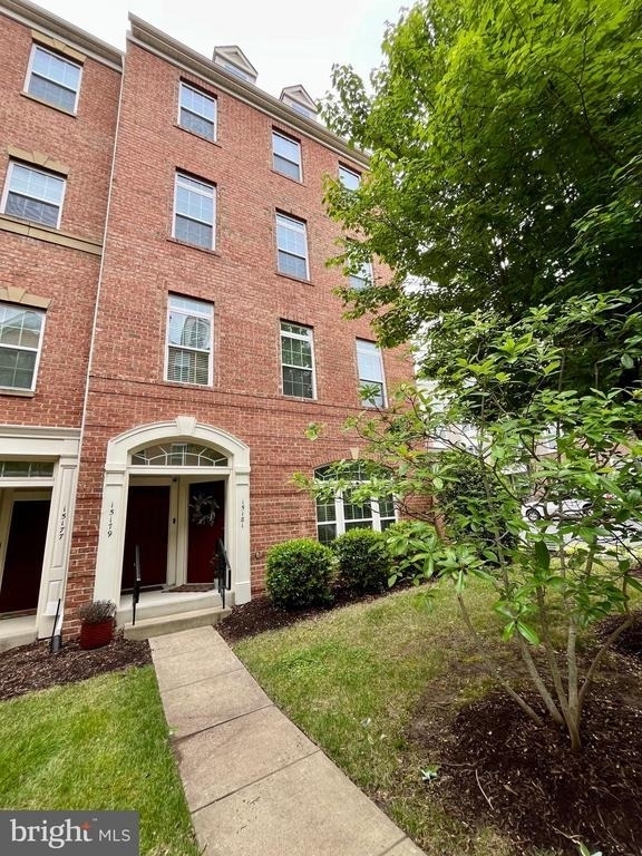 15181 Leicestershire Street - Photo 0