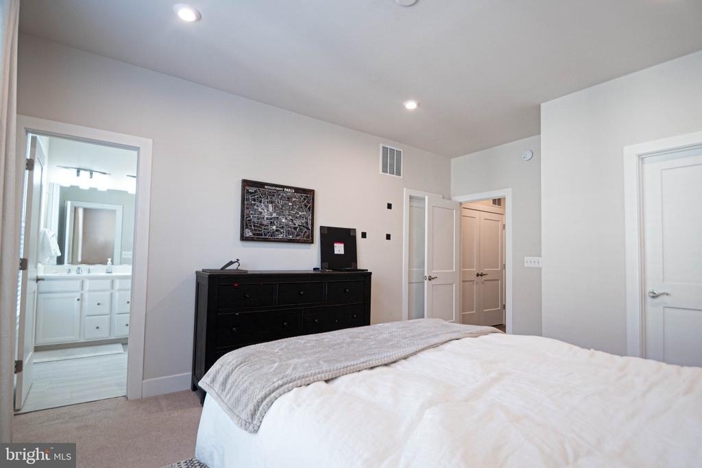 2453 Liberty Loop - Photo 2