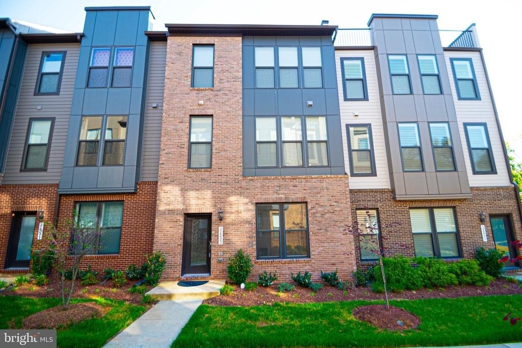 2453 Liberty Loop - Photo 0