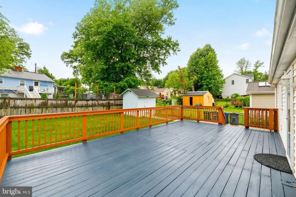 6823 Barrett Road - Photo 33