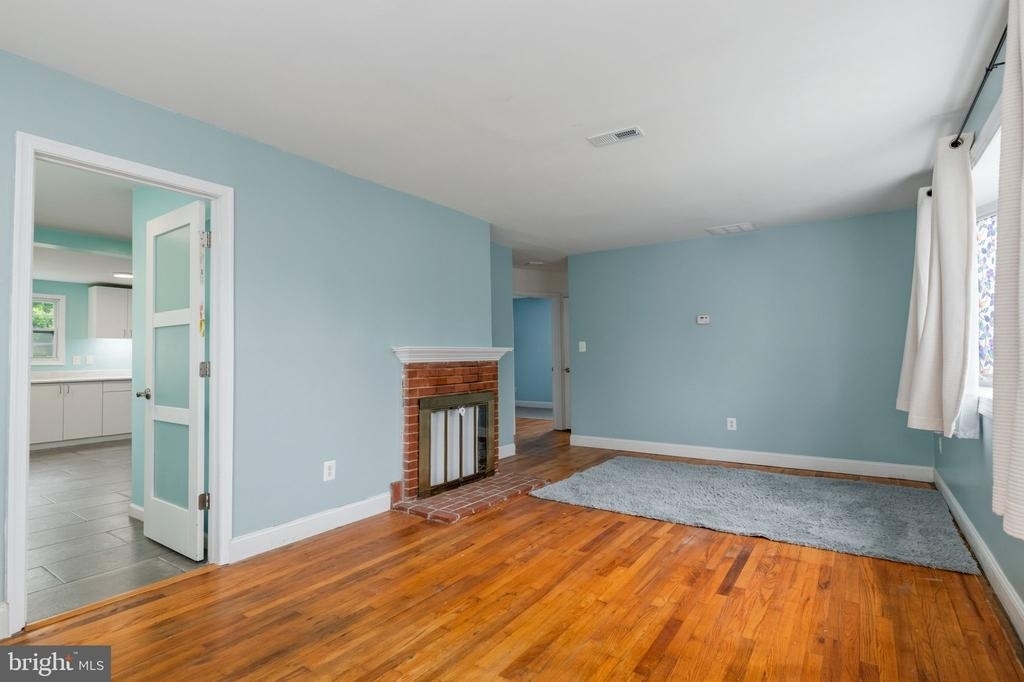 6823 Barrett Road - Photo 4