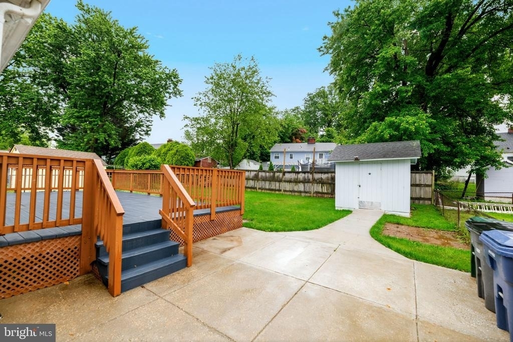 6823 Barrett Road - Photo 26