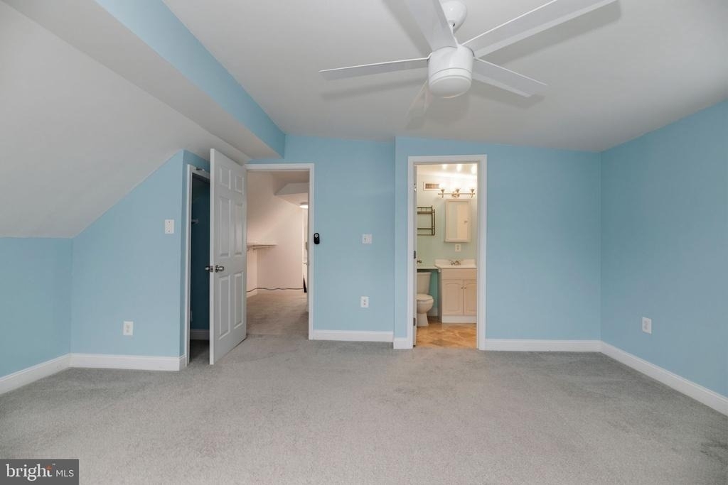 6823 Barrett Road - Photo 23