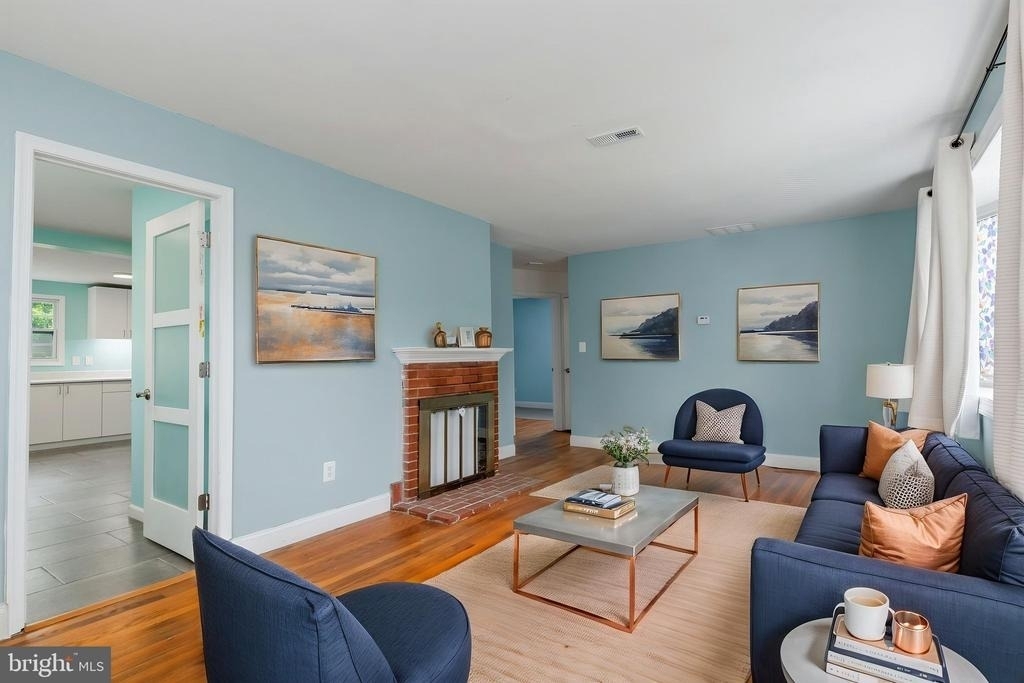 6823 Barrett Road - Photo 5