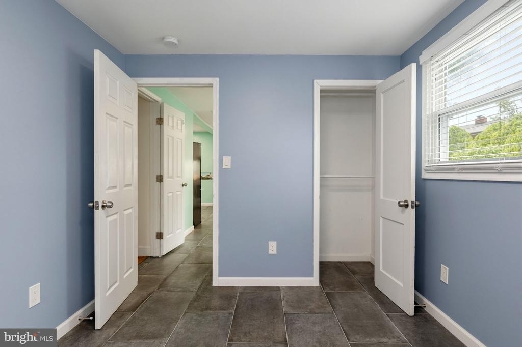 6823 Barrett Road - Photo 19
