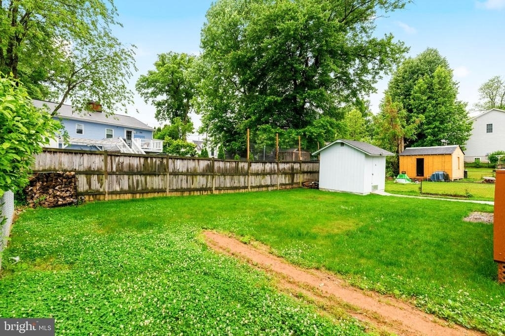 6823 Barrett Road - Photo 31