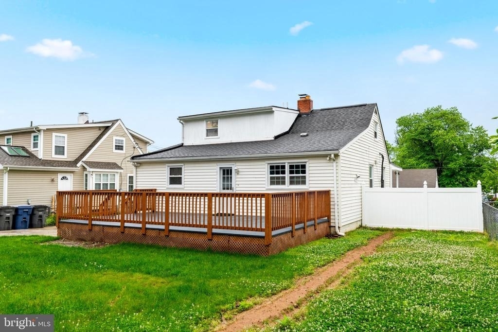 6823 Barrett Road - Photo 30