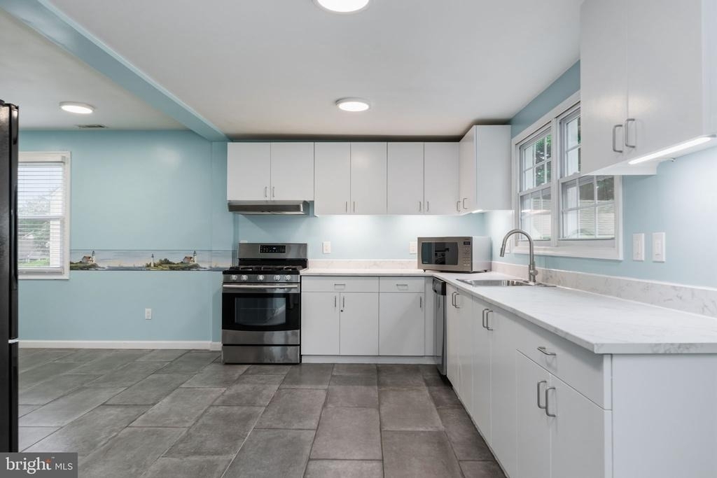 6823 Barrett Road - Photo 9