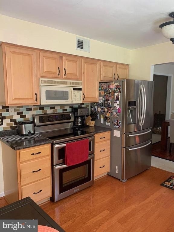 9207 Beachway Lane - Photo 10