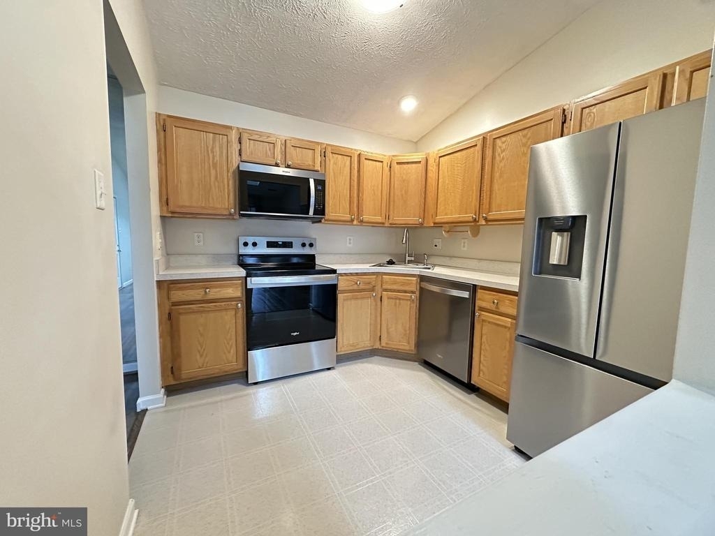121 Brookland Court - Photo 10