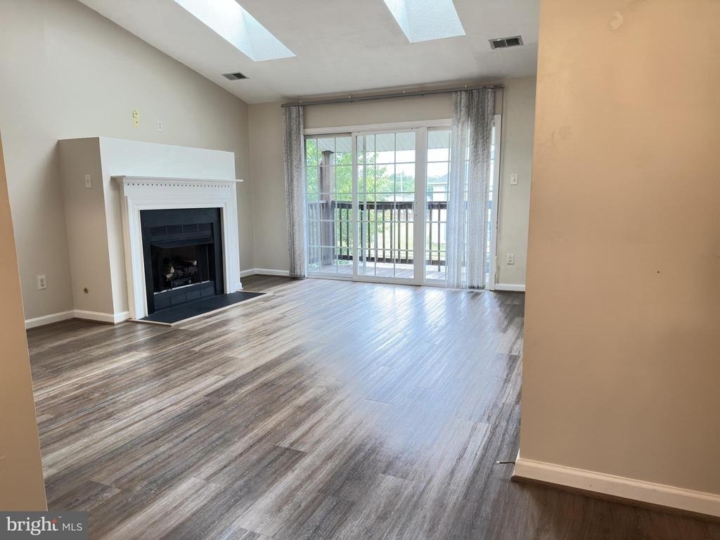 121 Brookland Court - Photo 2