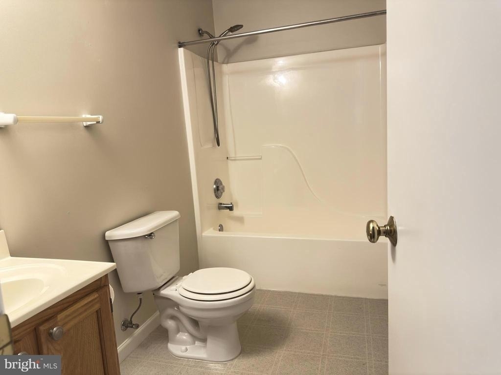 121 Brookland Court - Photo 12