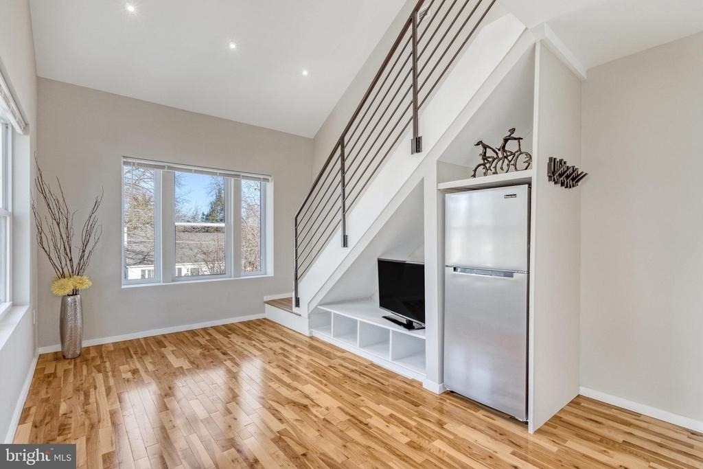 10237 Stratford Avenue - Photo 8