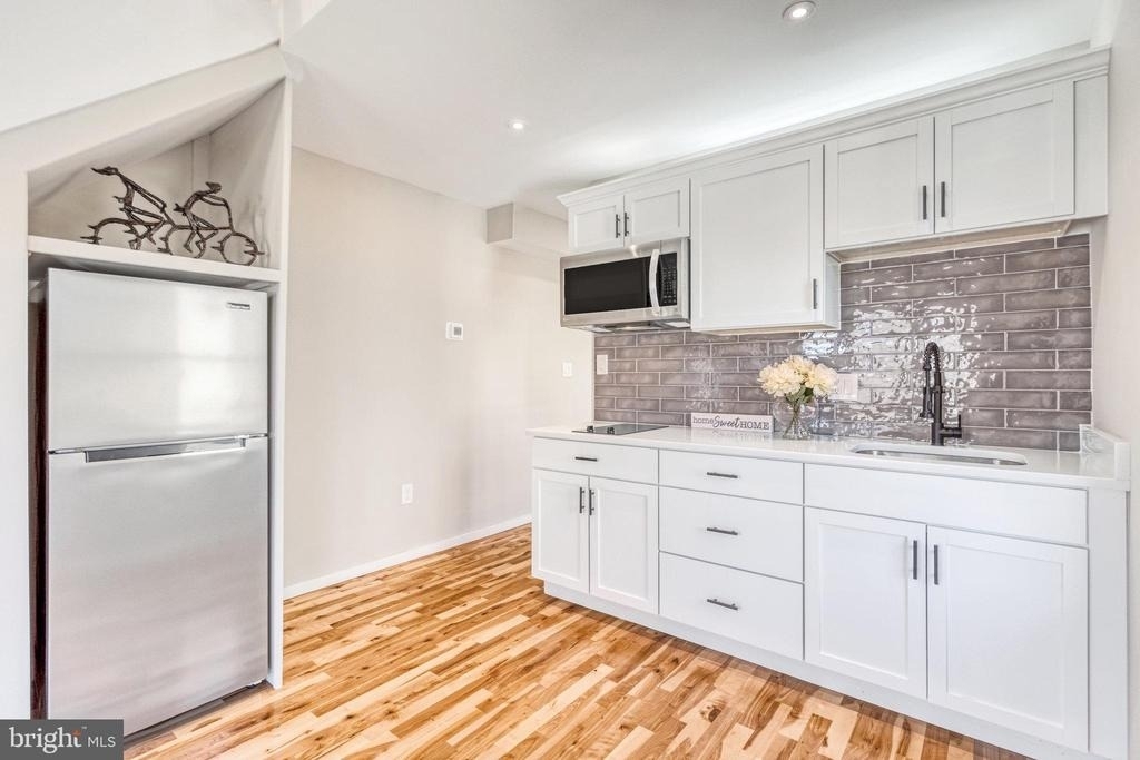 10237 Stratford Avenue - Photo 9