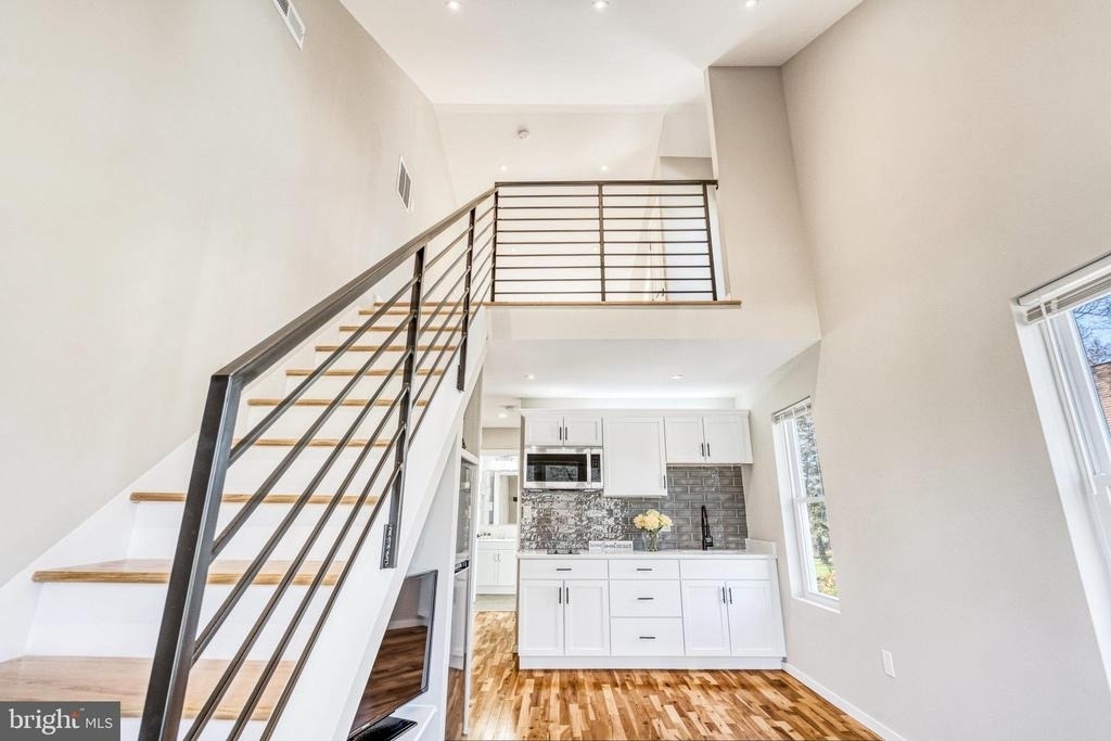10237 Stratford Avenue - Photo 12