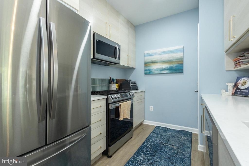 4870 Eisenhower Avenue - Photo 2