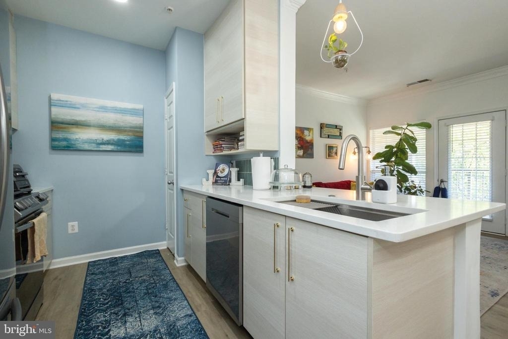 4870 Eisenhower Avenue - Photo 3