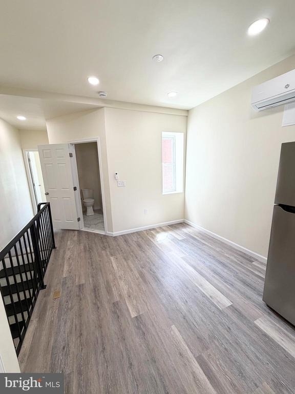 240 W Ontario Street - Photo 10
