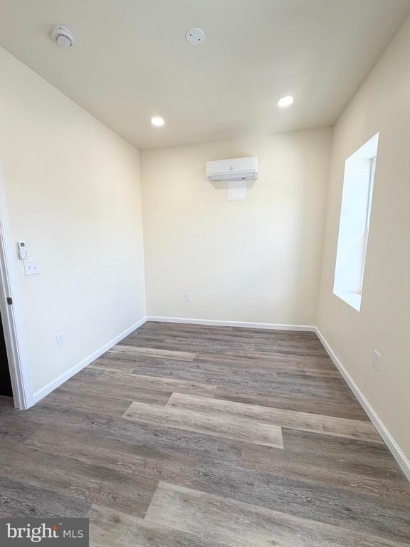 240 W Ontario Street - Photo 8