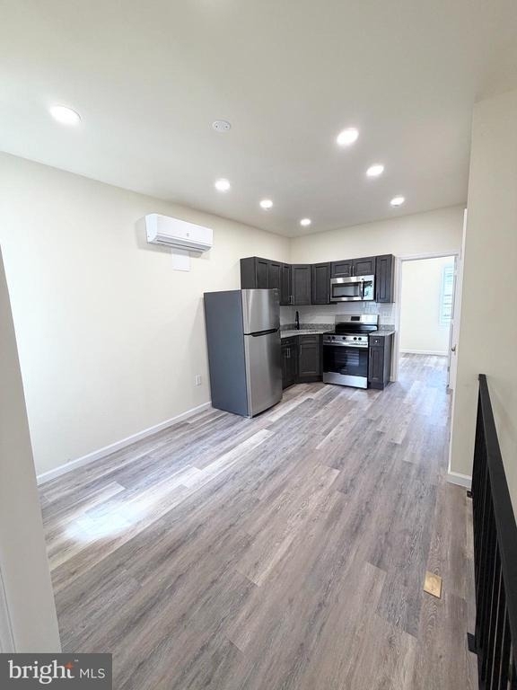 240 W Ontario Street - Photo 2