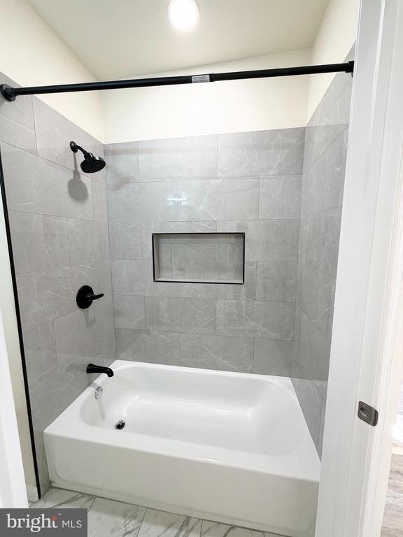 240 W Ontario Street - Photo 7