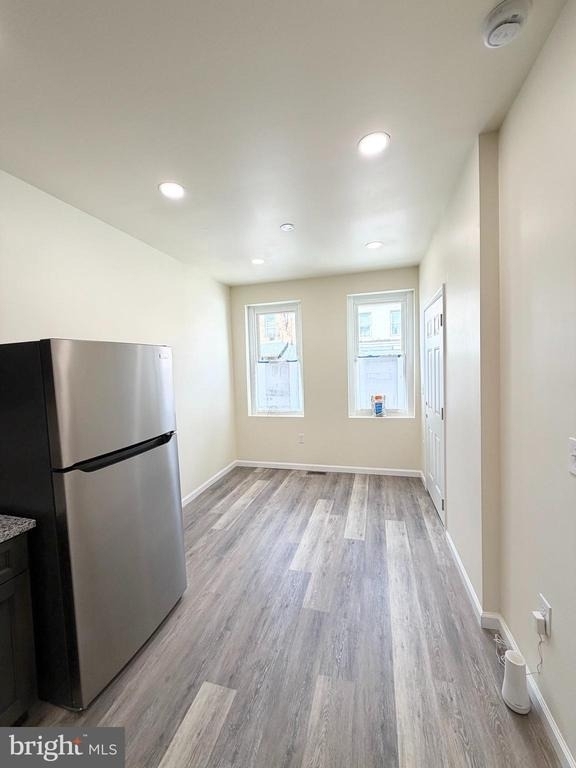 240 W Ontario Street - Photo 4