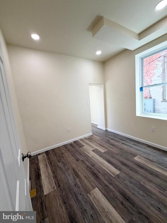 240 W Ontario Street - Photo 9