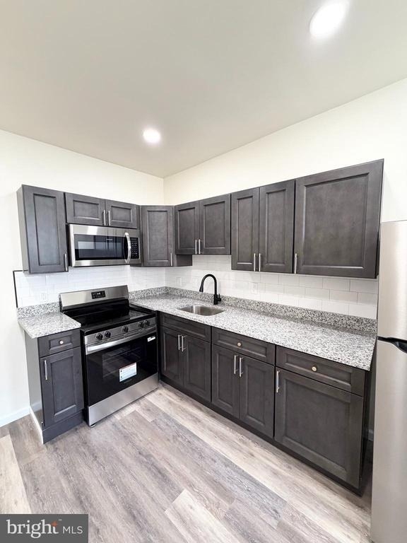 240 W Ontario Street - Photo 3