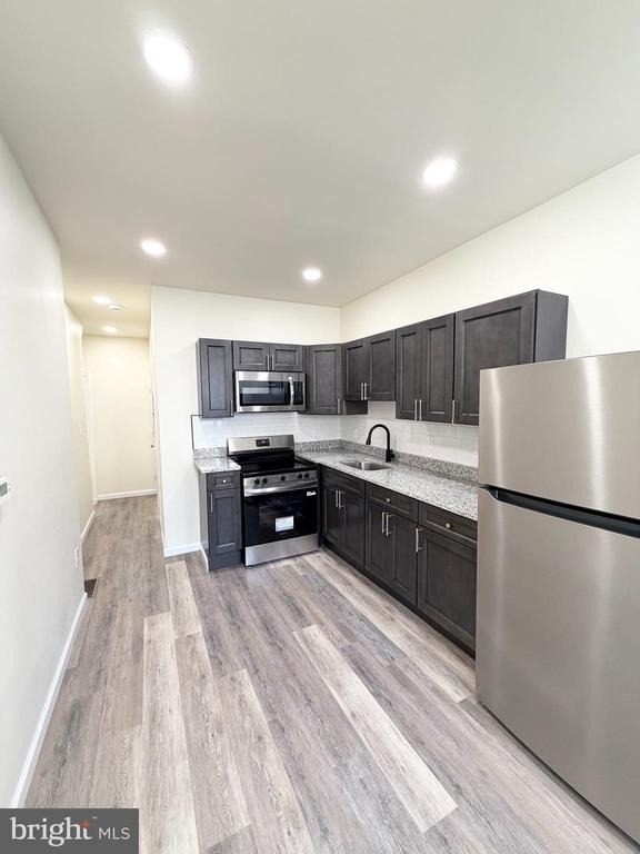 240 W Ontario Street - Photo 2
