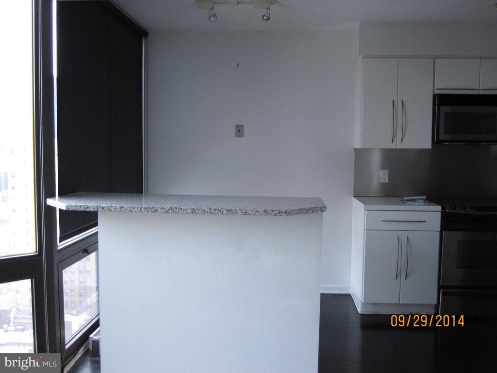2020 Walnut Street - Photo 5