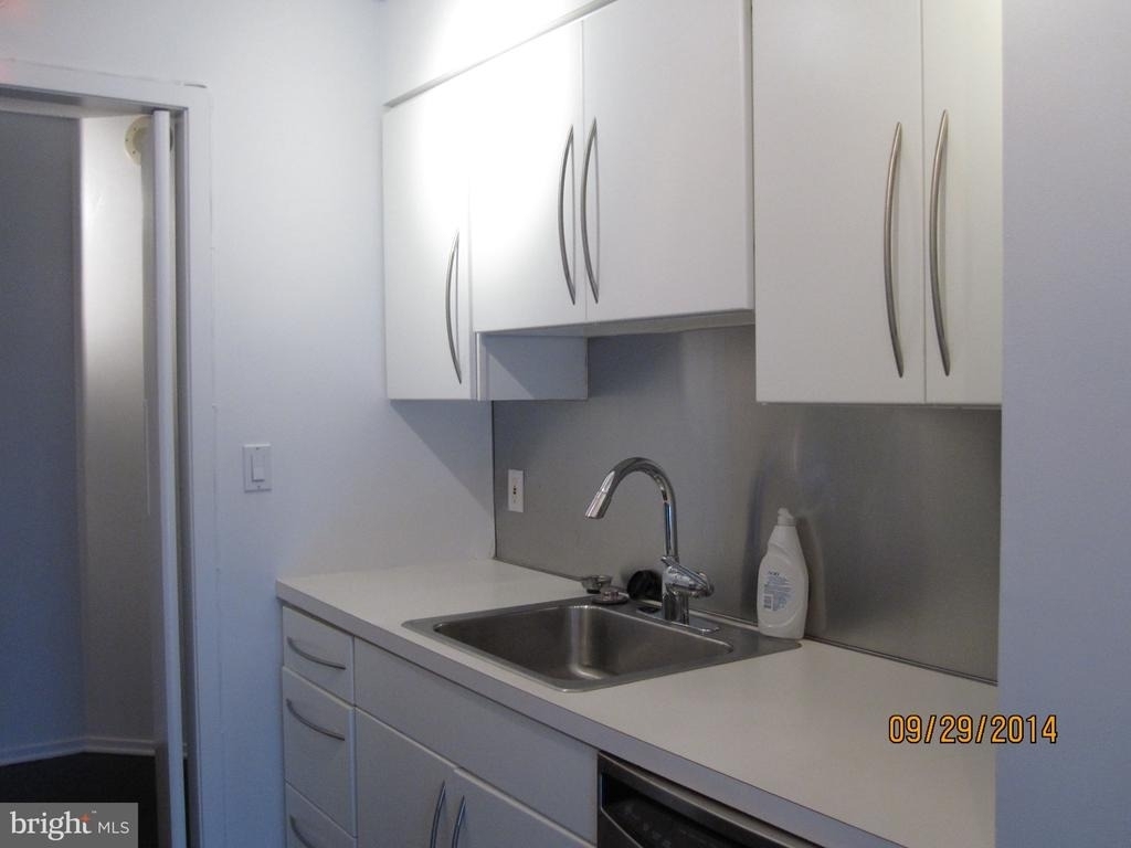 2020 Walnut Street - Photo 1