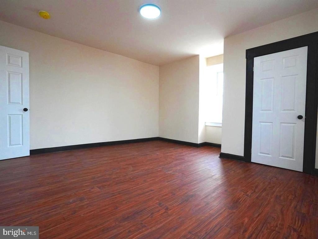 5013 Chester Avenue - Photo 8