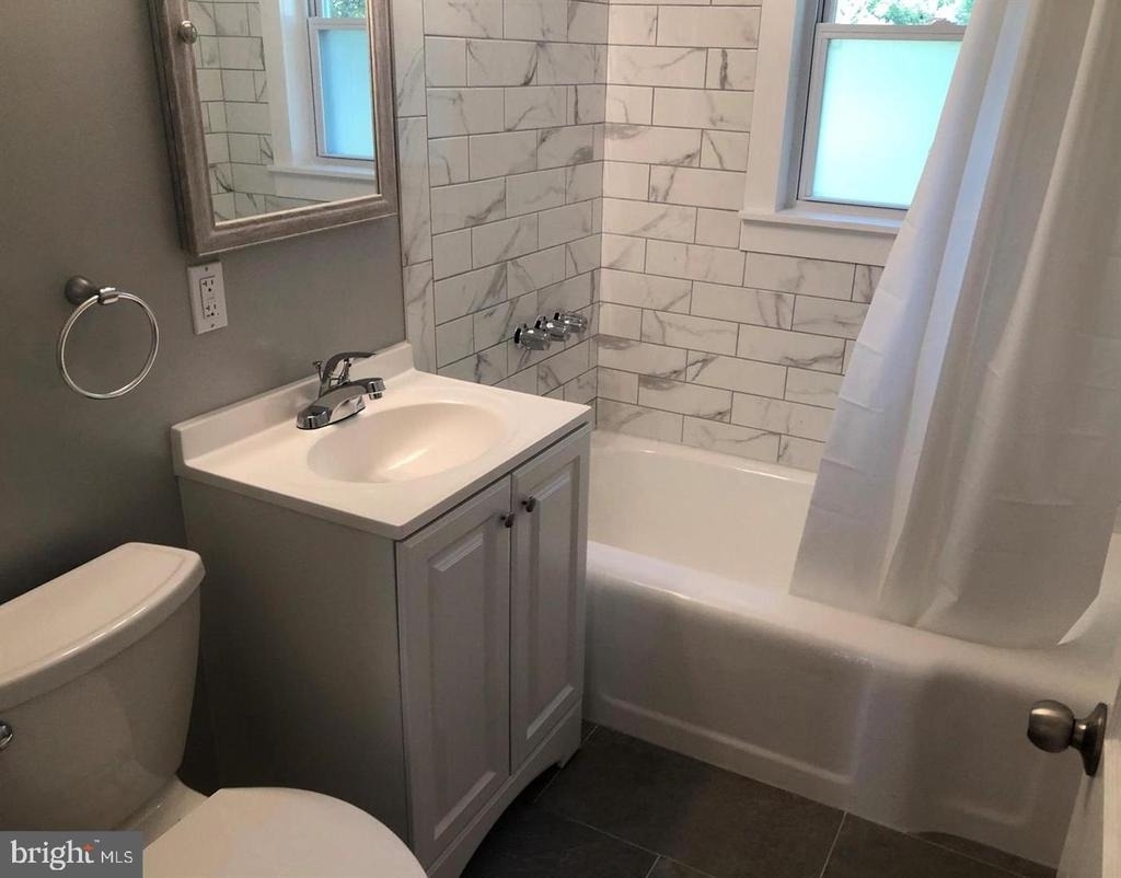 1112 Parkway Avenue - Photo 8