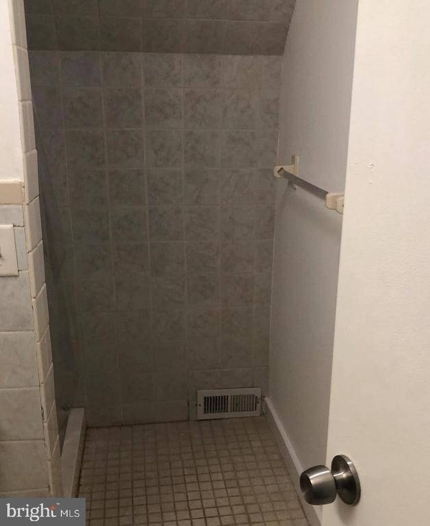 1112 Parkway Avenue - Photo 13