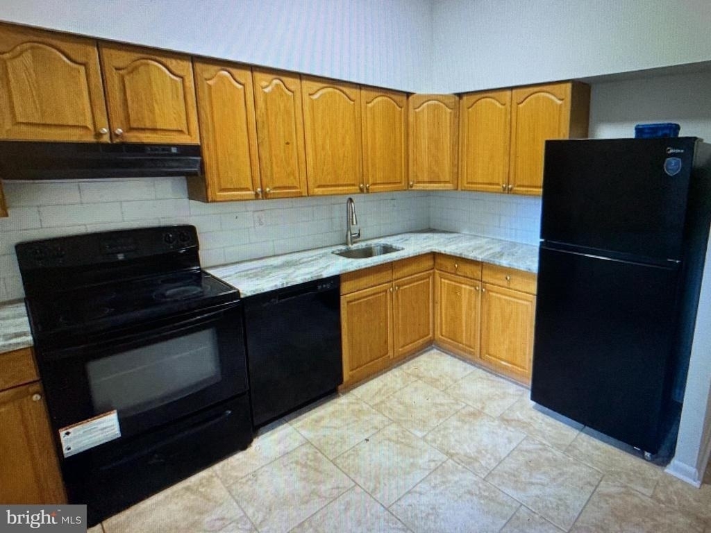 502 Bromley - Photo 4