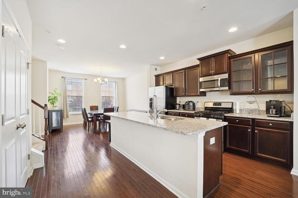 9524 Smithview Place - Photo 14