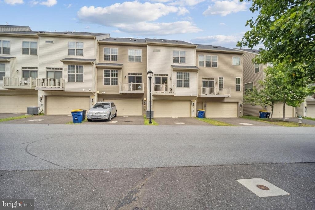 9524 Smithview Place - Photo 5