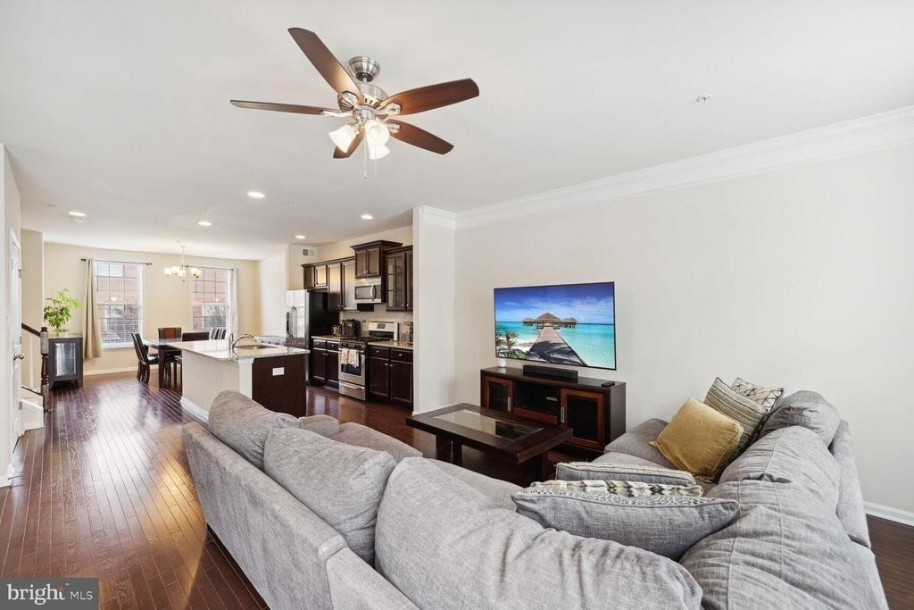 9524 Smithview Place - Photo 9